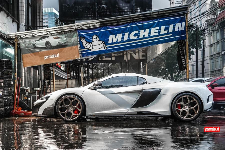  McLaren 675LT on Vossen Wheels (CG-205) 2017 года  (фото 10 из 13)
